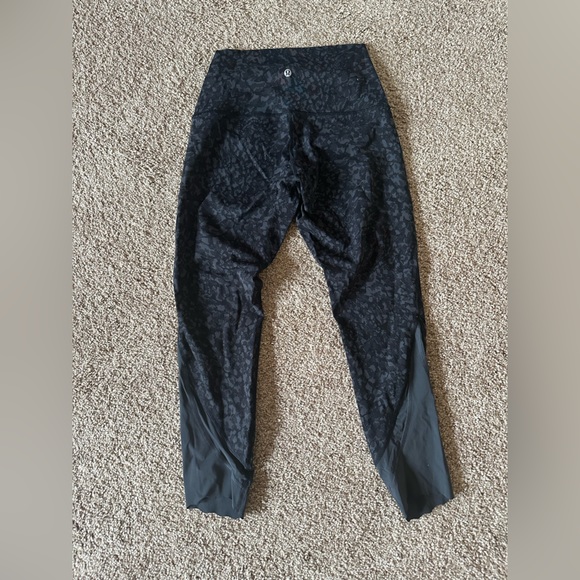 Lululemon crop leggings size 6 - Picture 4 of 4